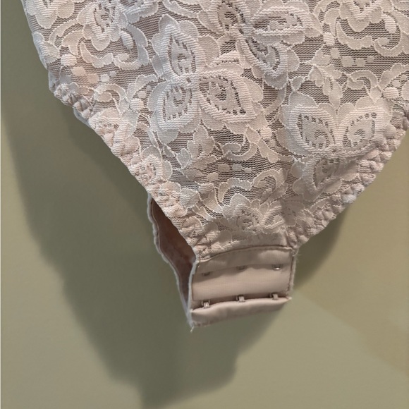 Bali Lace Shapewear in Soft Pink - Picture 4 of 8